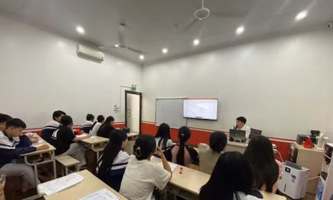 Sĩ tử chi tiền triệu, 'chạy sô' ngày nhiều ca, căng thẳng trước kỳ thi lớp 10 Hà Nội