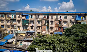 Tận thấy cuộc sống người dân tại các khu chung cư ‘chờ sập’ 