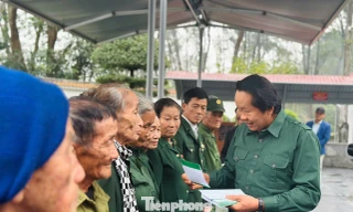 Trao hàng trăm suất quà tri ân cựu thanh niên xung phong