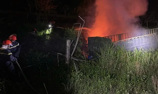 Tai nạn trên quốc lộ 1, xe đầu kéo bốc cháy, tài xế tử vong