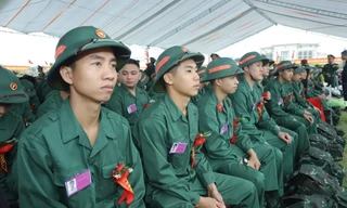 Các tân binh phấn khởi, sẵn sàng rèn luyện, bảo vệ Tổ quốc.