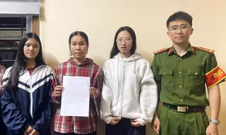 Nhặt được 5 chỉ vàng, hai nữ sinh trình báo công an