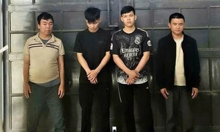 Nghi ngờ đối thủ gian lận khi chơi ‘ba cây’, con bạc rủ nhau cướp lại tiền