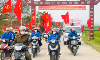 Thanh niên Hà Tĩnh đi từng ngõ, đến từng làng tuyên truyền bầu cử