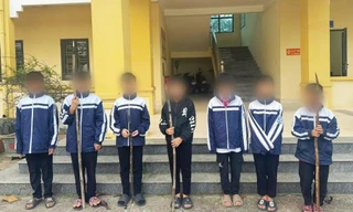 Kịp thời ngăn chặn nhóm học sinh cấp 2 mang hung khí đi giải quyết mâu thuẫn