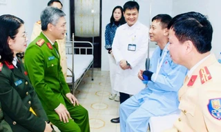 Tạm giữ người đàn ông vi phạm nồng độ cồn, tông CSGT 