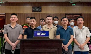 Trùm giang hồ Mạnh ‘gỗ’ lĩnh 10 năm tù trong vụ án hối lộ cán bộ kiểm lâm