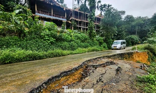 Đường vào 'Sapa xứ Thanh' bị sạt lở, hở hàm ếch