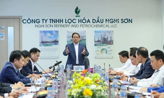 Thủ tướng làm việc tại Nhà máy Lọc hóa dầu Nghi Sơn và thúc đẩy xây dựng kho dầu chiến lược