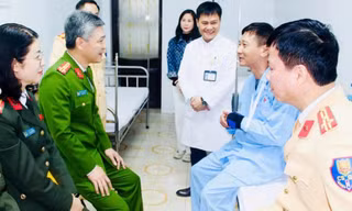 Tạm giữ người đàn ông vi phạm nồng độ cồn, tông CSGT 