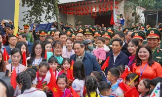 Thủ tướng Phạm Minh Chính dự lễ khởi công trường liên cấp ở Thanh Hóa