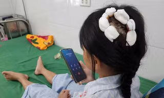 Bé gái bị cha dượng dùng búa bạo hành: Lời kể nghẹn ngào của nạn nhân