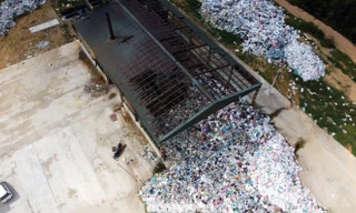 Khu xử lý rác có vốn gần 15 tỷ dừng hoạt động, hàng chục tấn rác chất đống