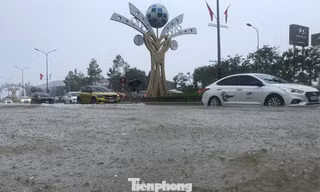 Nghệ An mưa trắng trời trước bão số 10