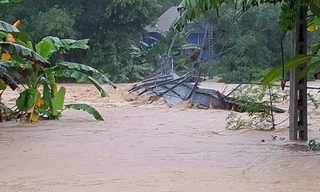 Cầu treo tại bản Quạnh (xã Mường Quàng) bị cuốn đứt