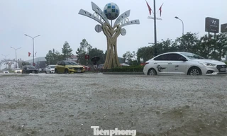 Nghệ An mưa trắng trời trước bão số 10