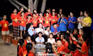 Sinh hoạt hè 'giữ lửa' dân ca ví, giặm cho thiếu nhi trên quê hương Bác