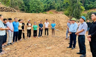 Người dân vùng lũ ở Nghệ An vui mừng được xây nhà mới