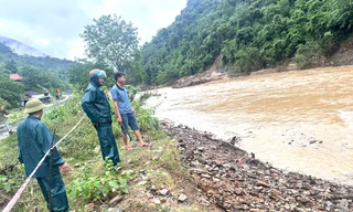 Phát hiện một quả bom "khủng" nằm dưới lòng sông