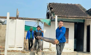 Những người trẻ góp sức xây dựng mái ấm