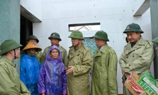 Phó Thủ tướng Trần Hồng Hà kiểm tra công tác khắc phục hậu quả bão số 5 tại Hà Tĩnh