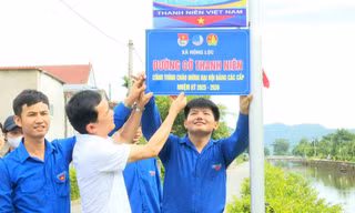 Rực rỡ đường cờ thanh niên