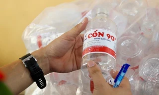 Khởi tố Tổng giám đốc công ty vật tư y tế sản xuất, buôn bán cồn giả tại nhiều tỉnh