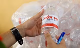 Khởi tố Tổng giám đốc công ty vật tư y tế sản xuất, buôn bán cồn giả tại nhiều tỉnh