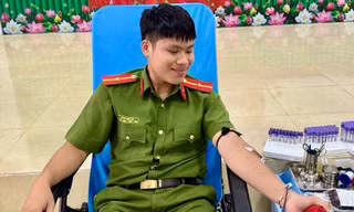 Hai chiến sĩ công an hiến máu cứu bệnh nhân nguy kịch