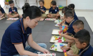 Vượt tiêu chuẩn, sao nhiều giáo viên Nghệ An vẫn chưa được thăng hạng?