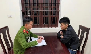 Khởi tố 9 quái xế mang hung khí, che kín mặt rượt đuổi nhau giữa phố