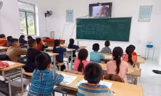 Lớp học đặc biệt nơi cô trò chưa từng gặp mặt