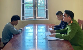 Bắt tên cướp khống chế, bóp cổ người phụ nữ trong đêm