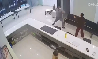 Tên cướp cửa hàng điện thoại ở Nghệ An đã bị bắt tại TPHCM