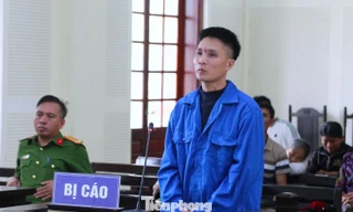 Thấy vợ vào phòng trọ cùng trai lạ, chồng cầm kéo đâm chết 'tình địch'