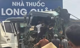 Tai nạn liên hoàn trên Quốc lộ 1A, tài xế xe tải tử vong trong cabin