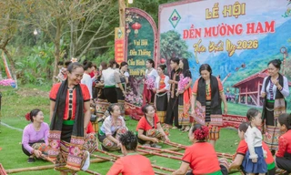 Bà con đồng bào Thái vui hội Mường Ham