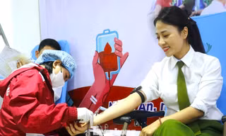 Những 'bóng hồng' công an lan tỏa nghĩa cử hiến máu cứu người 