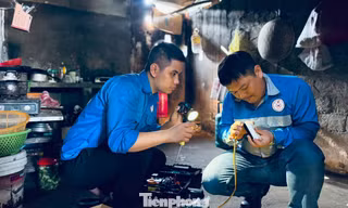 'Áo xanh' thắp sáng làng quê, lan tỏa yêu thương 