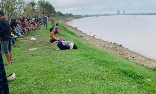 Tìm thấy thi thể nạn nhân cuối cùng vụ người bố ôm 2 con nhảy cầu Bến Thủy 