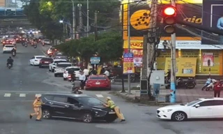 Tạm giữ hình sự tài xế lao xe ô tô vào thiếu tá CSGT