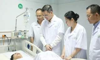 Bộ Y tế sẽ tặng bằng khen cho những nữ điều dưỡng xả thân cứu người ở Bệnh viện Sản Nhi Nghệ An