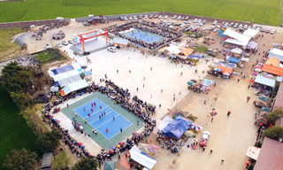 Vạn người về trẩy hội ở Đền - Chùa Gám