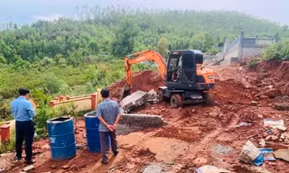 Cưỡng chế tháo dỡ nhiều khuôn viên lăng mộ xây dựng trái phép