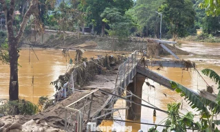 Hàng loạt cầu treo ở xã miền núi Nghệ An 'biến mất' sau lũ lịch sử