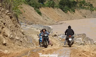 Con đường hư hỏng nghiêm trọng 
