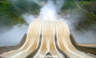 Thủy điện lớn nhất Bắc Trung Bộ xả nước trước bão số 9