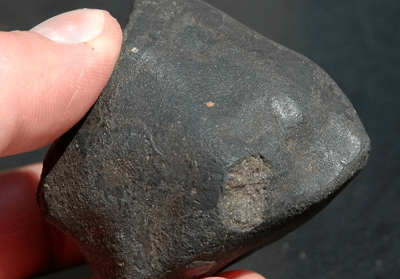 Vì sao thiên thạch liên tục lao vào Trái đất?