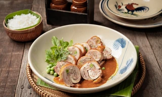 Tết là về nhà – và cùng nhau nấu món Gà Mỹ cuộn nấm xốt cà ri thật ngon