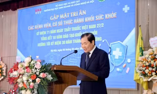 Kỷ niệm Ngày Thầy Thuốc Việt Nam và 10 năm thành lập Khối Sức Khỏe Hubt
